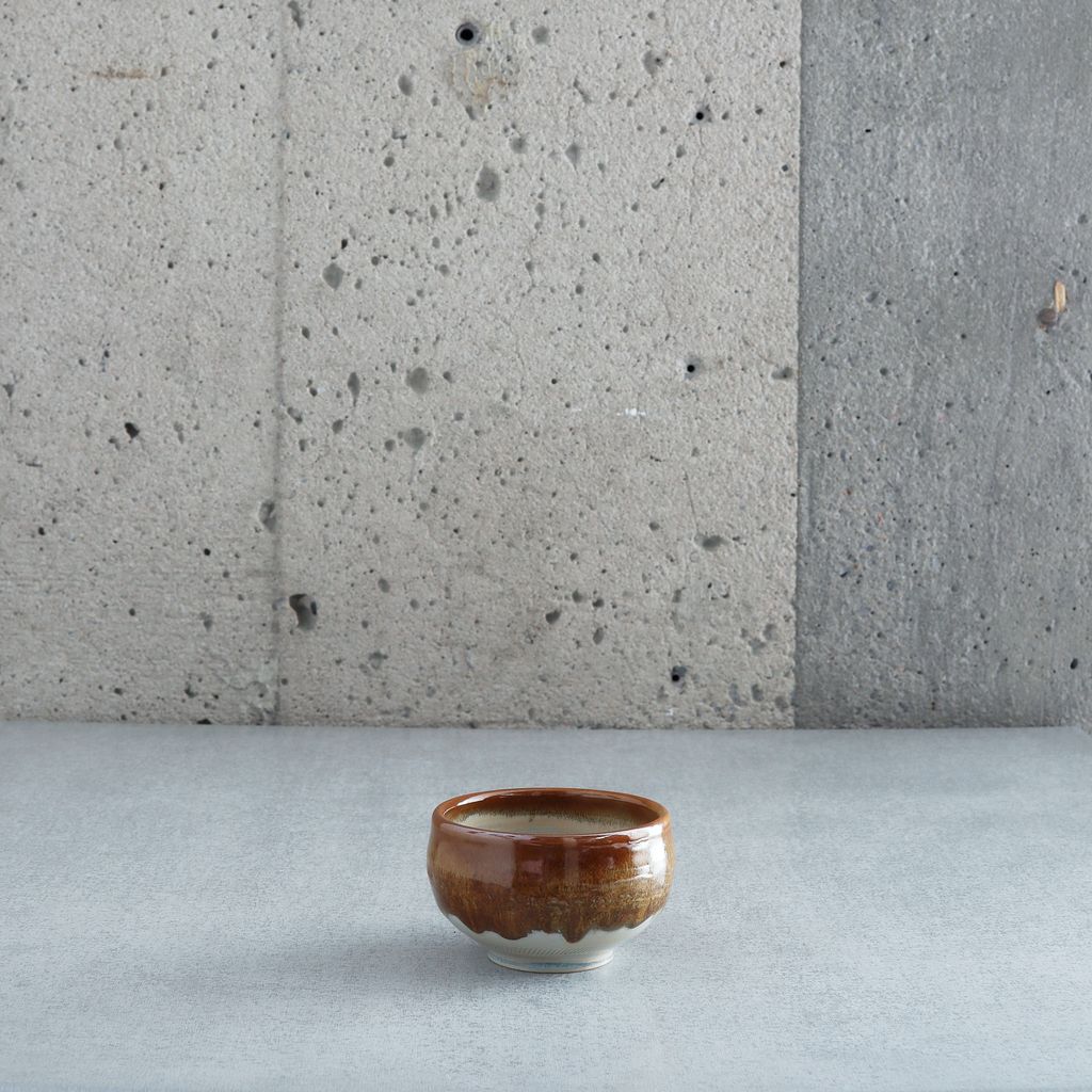 #483 Porcelain coffee-cream serrated tumbler